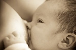 breast feeding (source: www.rockabyebabyhire.com.au )